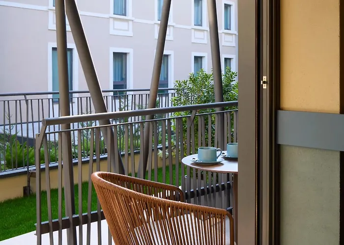 Отель Fifty House 5*