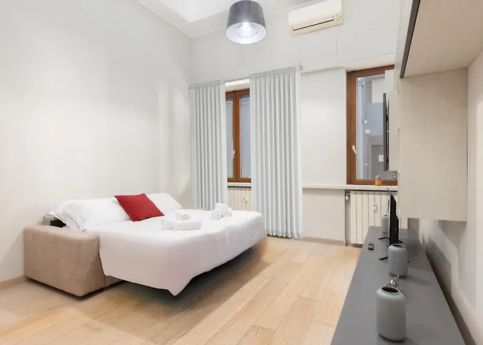 Con Metro Diretta 10 Minuti Duomo דירה