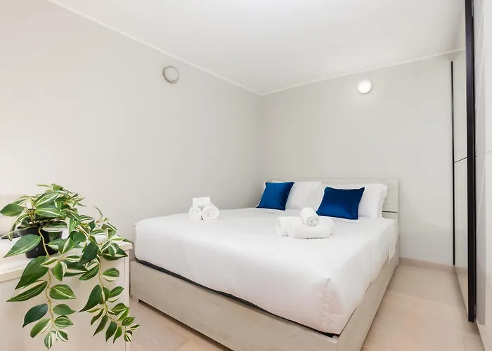 Con Metro Diretta 10 Minuti Duomo מילאנו