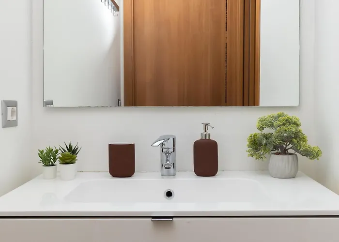 Con Metro Diretta 10 Minuti Duomo דירה