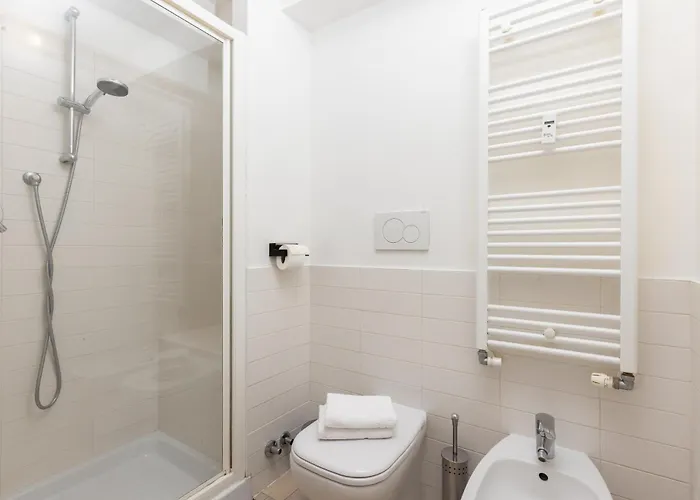 Con Metro Diretta 10 Minuti Duomo מילאנו