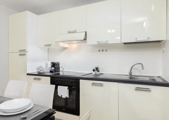 Con Metro Diretta 10 Minuti Duomo *