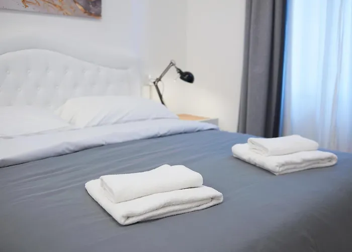 Design & Comfort A Metro A 2 Min Appartement *