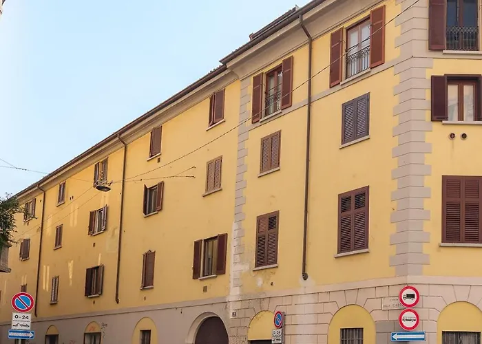 Loft Porta Romana - Duomo 3 Metro Stops Апартаменты