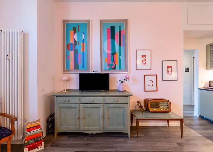 Station 3 Design Apartaments-2 Apts With Parking -1 With Balcony, No Box- Olympic Hub- Town Homes アパート ミラノ