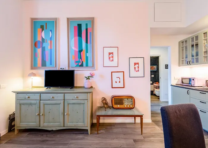 Station 3 Design Apartaments-2 Apts With Parking -1 With Balcony, No Box- Olympic Hub- Town Homes