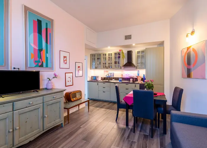 アパート Station 3 Design Apartaments-2 Apts With Parking -1 With Balcony, No Box- Olympic Hub- Town Homes *