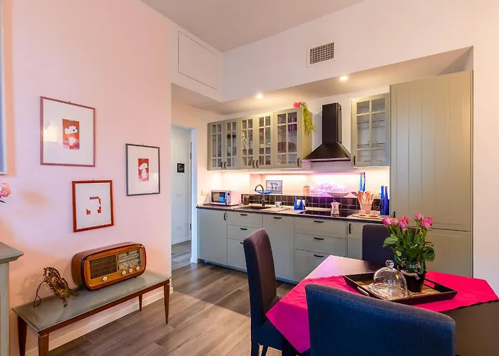 Station 3 Design Apartaments-2 Apts With Parking -1 With Balcony, No Box- Olympic Hub- Town Homes