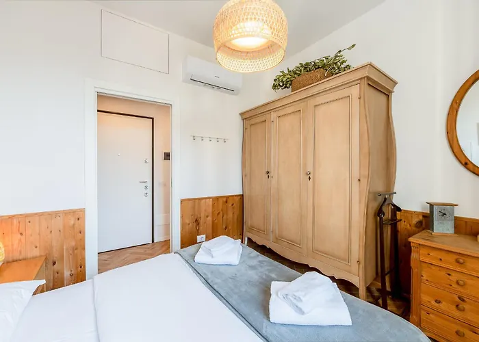 Station 3 Design Apartaments-2 Apts With Parking -1 With Balcony, No Box- Olympic Hub- Town Homes