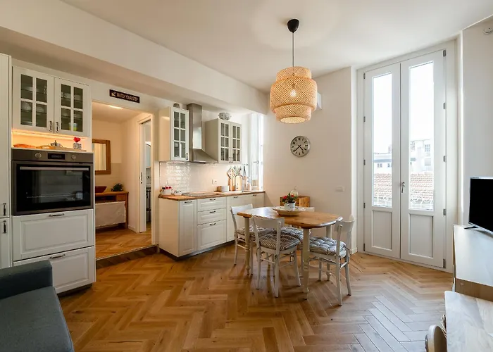 Station 3 Design Apartaments-2 Apts With Parking -1 With Balcony, No Box- Olympic Hub- Town Homes *