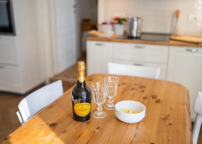 Station 3 Design Apartaments-2 Apts With Parking -1 With Balcony, No Box- Olympic Hub- Town Homes アパート *