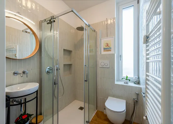 Station 3 Design Apartaments-2 Apts With Parking -1 With Balcony, No Box- Olympic Hub- Town Homes *