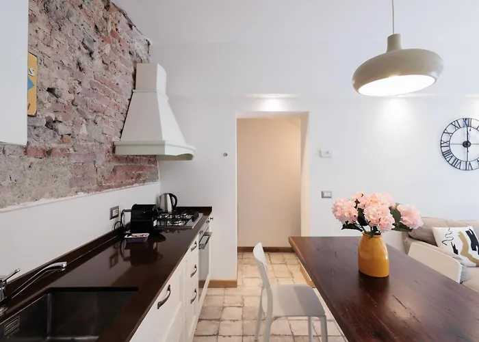 Urban House - Darsena Navigli Center Milaan