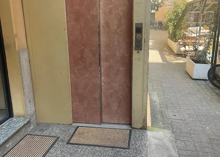 Charming In The Center