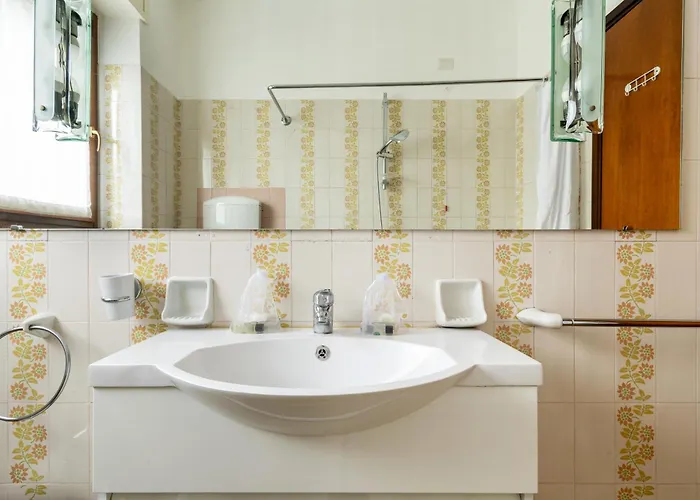 Wonderful Three-room Just Few Minutes Away From Mm Tricolore