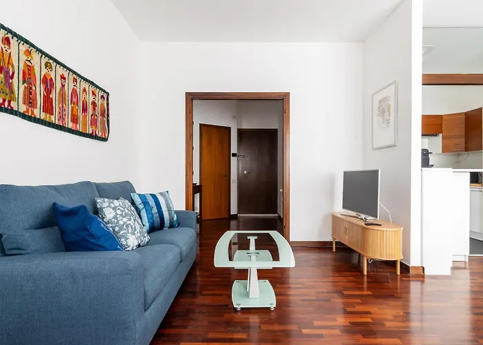 Appartement Wonderful Three-room Just Few Minutes Away From Mm Tricolore
