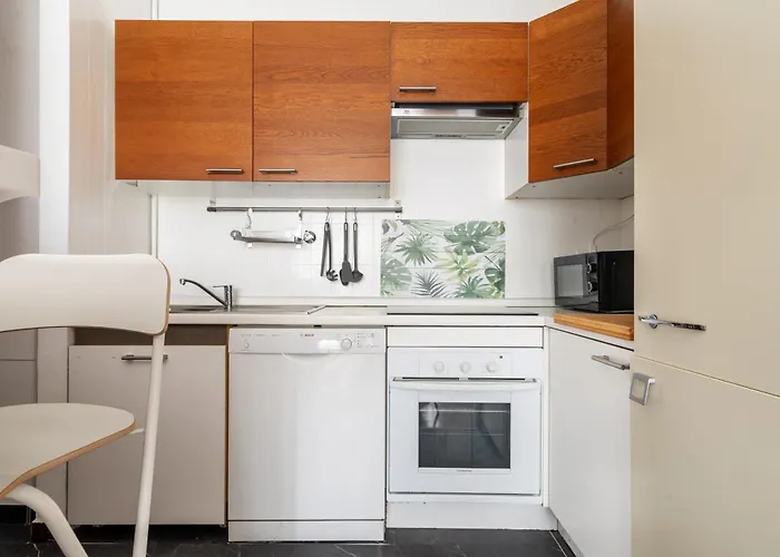 Wonderful Three-room Just Few Minutes Away From Mm Tricolore *