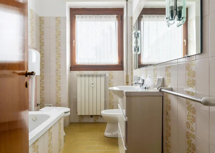 Wonderful Three-room Just Few Minutes Away From Mm Tricolore Appartement