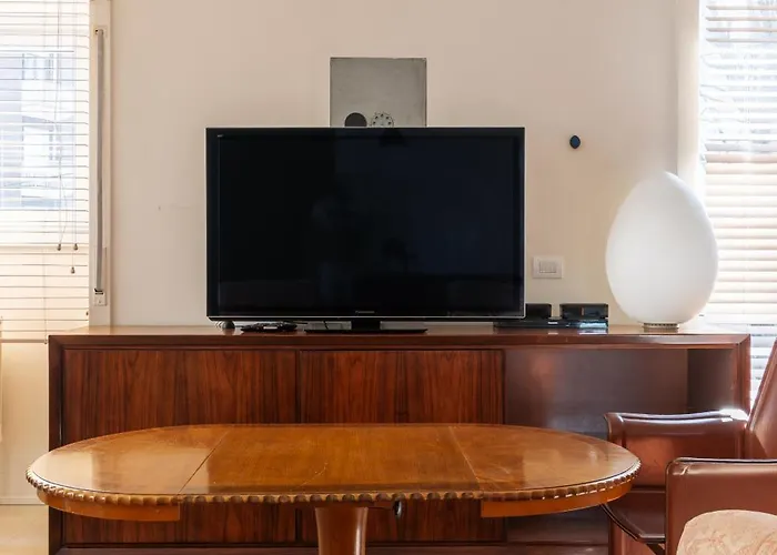 Spacious And Bright In The Center Milaan