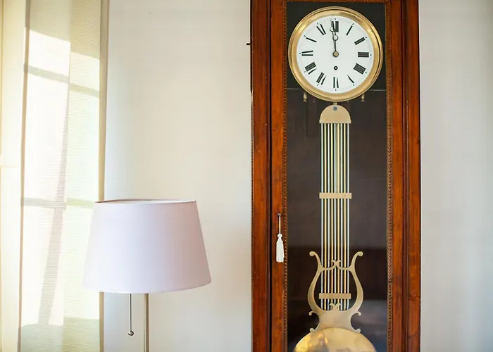Iconic Luxury Penthouse In The Heart Of *