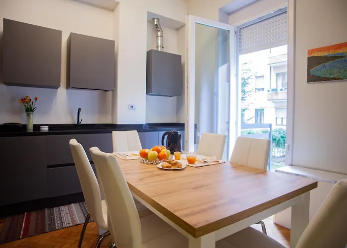 Design & Luxury With Garden In San Senatore Apartmán *