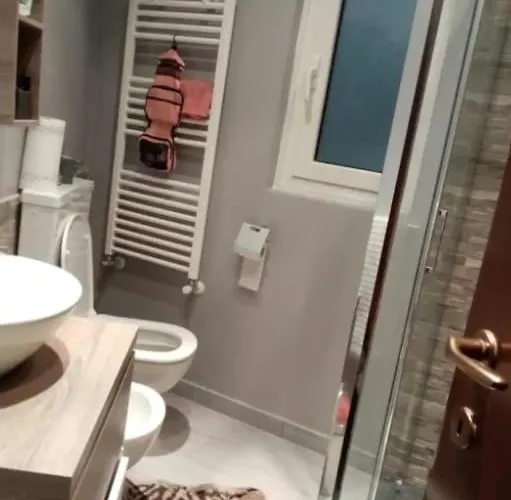 A Quiet And Loving Gem In The Center Of アパート ミラノ