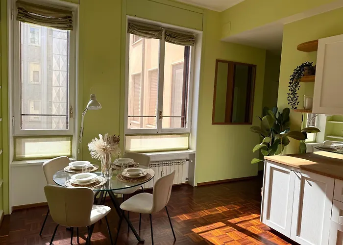 Urban Jungle 5 - Montenapoleone * Milano