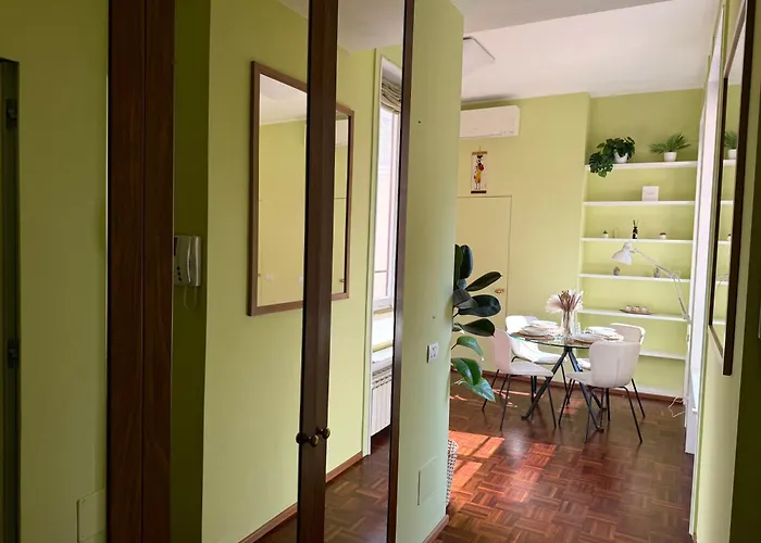 Urban Jungle 5 - Montenapoleone * Milano