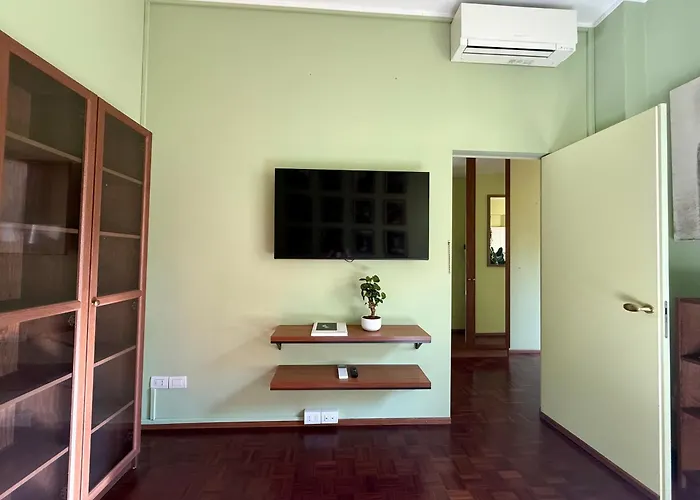 Daire Urban Jungle 5 - Montenapoleone Milano