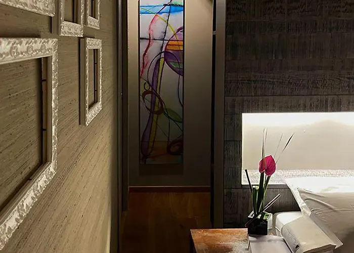 Luxury Art & Chromotherapy Downtown - Free Parking