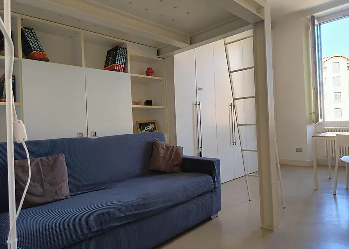 Youhosty - Navigli View Apartment