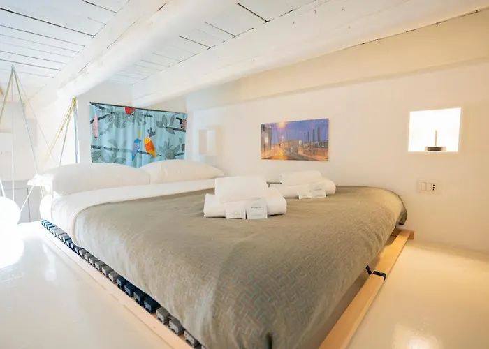 Isola 5 Minutes From Porta Garibaldi Station Apartment