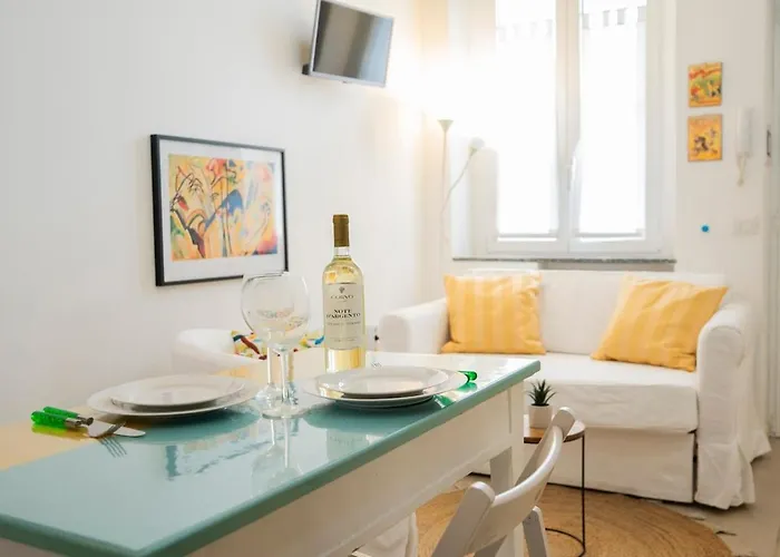 Apartment Isola 5 Minutes From Porta Garibaldi Station Mailand
