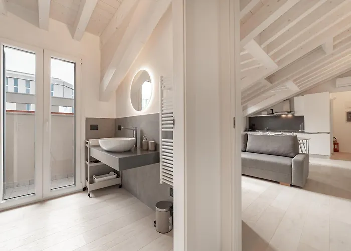 10 Min Walk From Prada, Bocconi And Metro * Milano