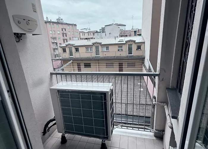 Lägenhet Brand New Near Center Milano