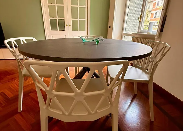 Brand New Near Center Lägenhet Milano