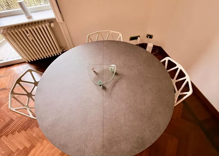 Brand New Near Center * Milano