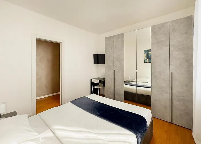 8th Floor - View Apartment Milan