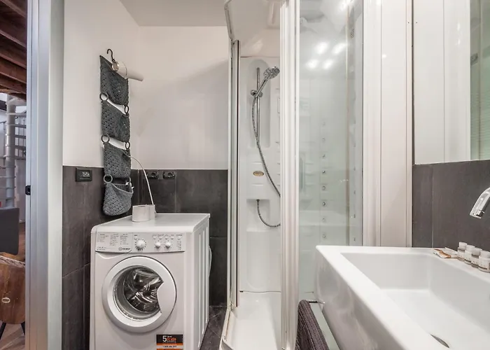 Vivimihome - Elegant 10 Minutes From The Duomo 아파트