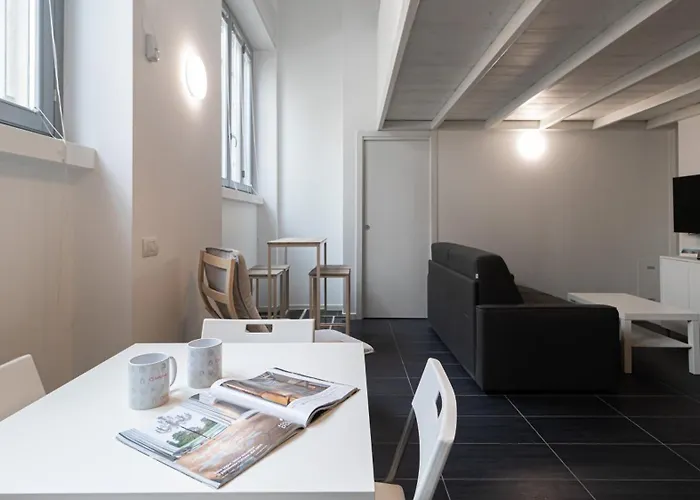 Apartament Carcano 27 *