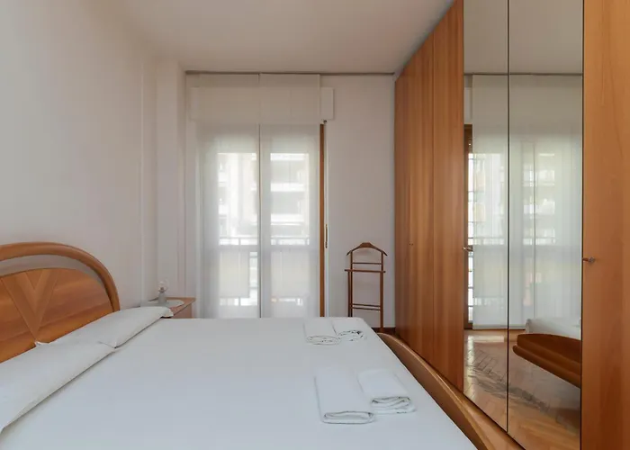 Daire De Angeli San Siro Large Two-room Milano