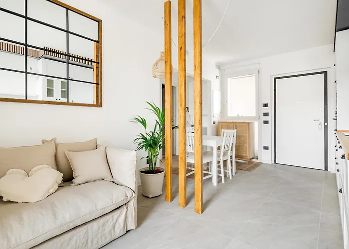 Certosa District - Modern Flat & Free Box Parking Apartment *