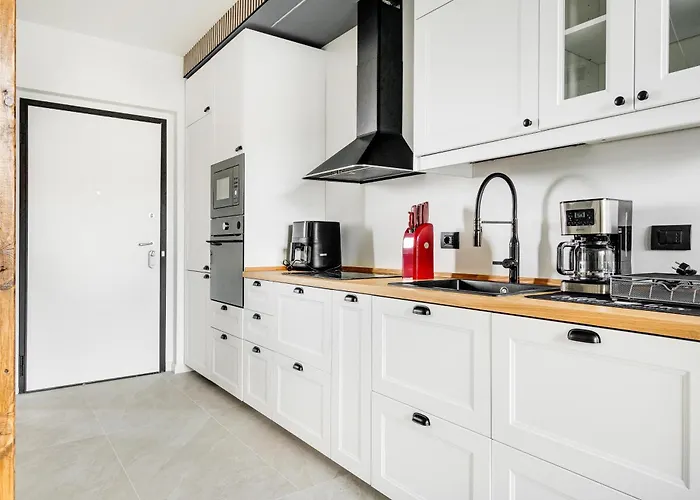 Apartment Certosa District - Modern Flat & Free Box Parking