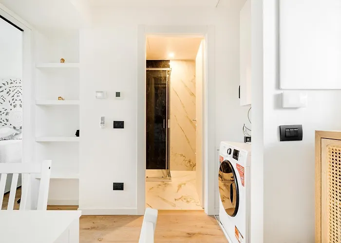 Certosa District - Modern Flat & Free Box Parking Apartment