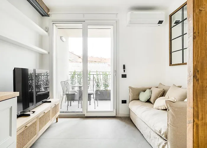 Certosa District - Modern Flat & Free Box Parking