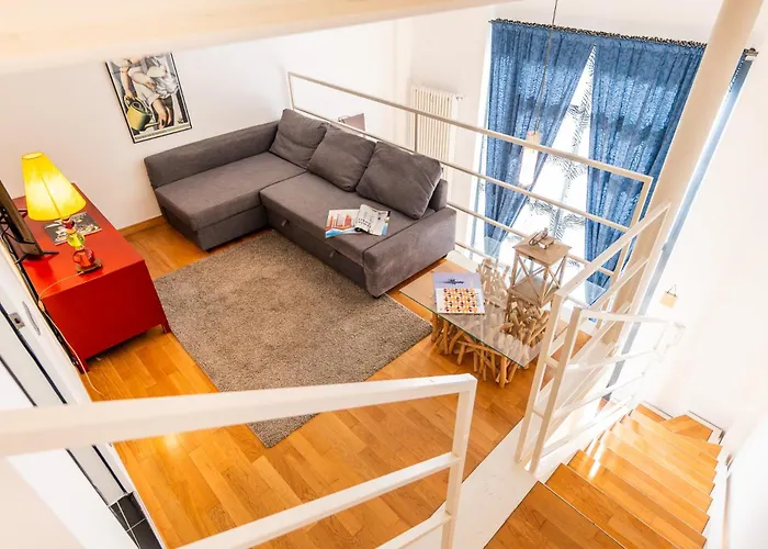 Loft Design On 3 Levels Near The Polytechnic Apartamento *