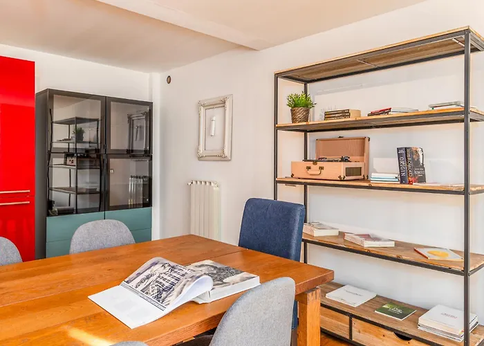 Loft Design On 3 Levels Near The Polytechnic Apartamento *