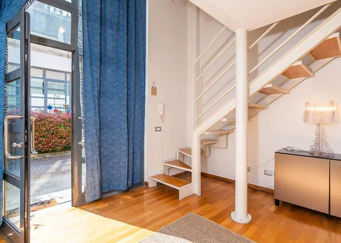 Loft Design On 3 Levels Near The Polytechnic Apartamento Milão