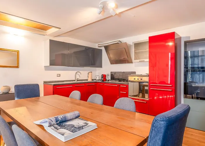 아파트 Loft Design On 3 Levels Near The Polytechnic