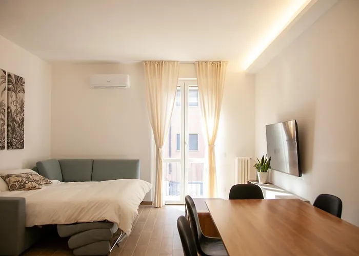 דירה Luxury San Siro Apartment, 5 Min Metro, Balcony & Fast Wifi מילאנו